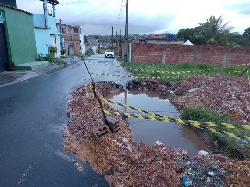 Moradores denunciam falta d’água e descaso da Embasa no Parque das Mangabas, em Camaçari