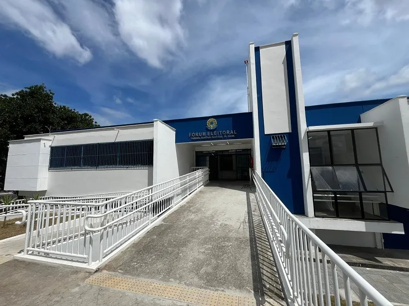 Homem é morto a tiros ao tentar roubar arma de segurança do Fórum Eleitoral de Camaçari