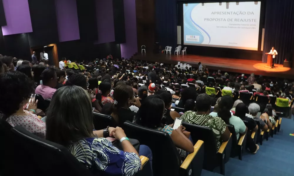 Servidores de Camaçari rejeitam proposta salarial da gestão Caetano em assembleia