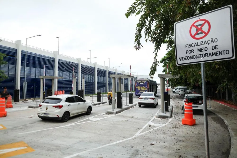 Projeto na Câmara propõe fim da cobrança em áreas de embarque e desembarque de aeroportos