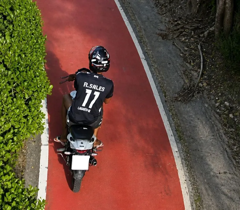 Moradores denunciam tráfego irregular de motocicletas em ciclovias em Imbassaí