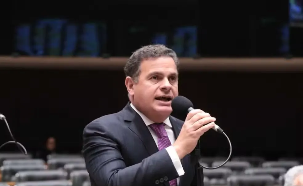 Deputado João Carlos Bacelar firma acordo para devolver R$ 1,4 milhão após investigação por funcionários fantasmas