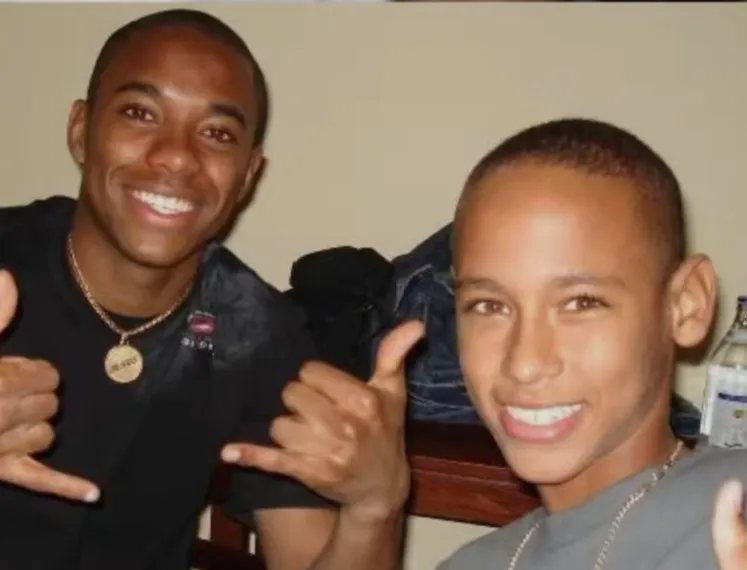 Robinho reage contra Neymar e promete levar caso do filho adiante