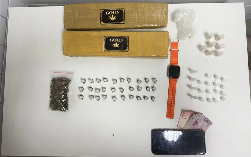 PM prende três suspeitos de tráfico de drogas no Jardim Limoeiro, em Camaçari