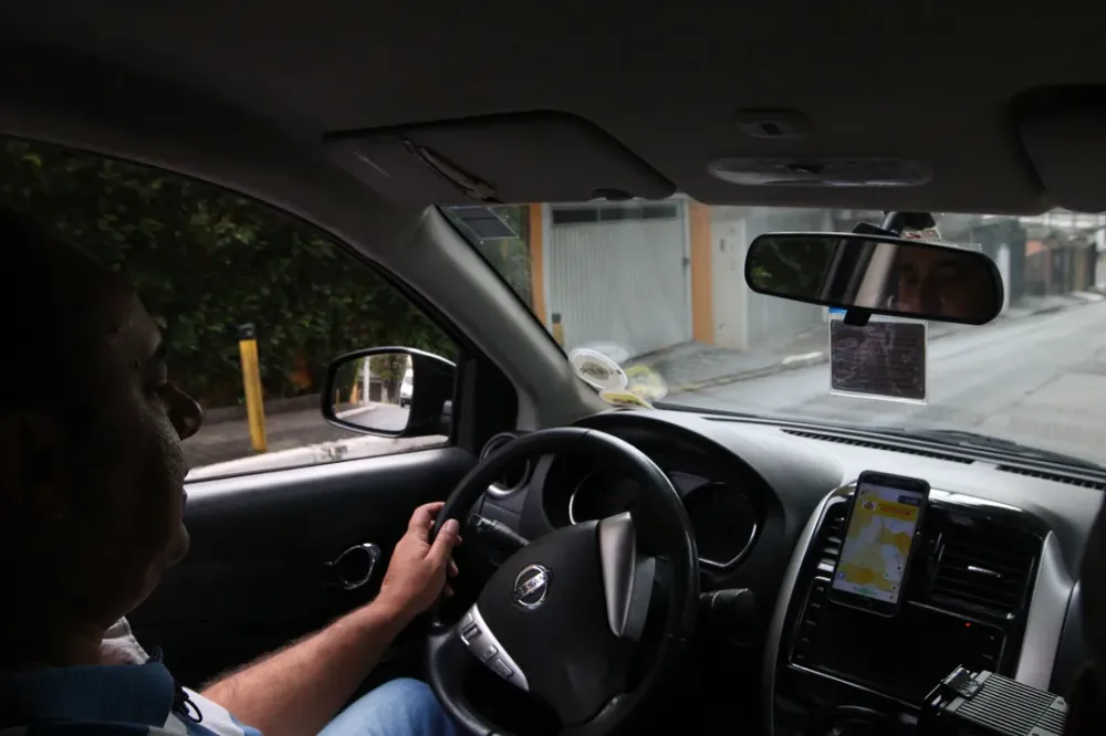 Motoristas de app poderão financiar carros com novo programa federal