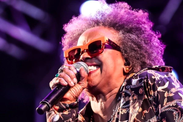 Sandra Sá fará show gratuito no Rio Vermelho durante festival em Salvador
