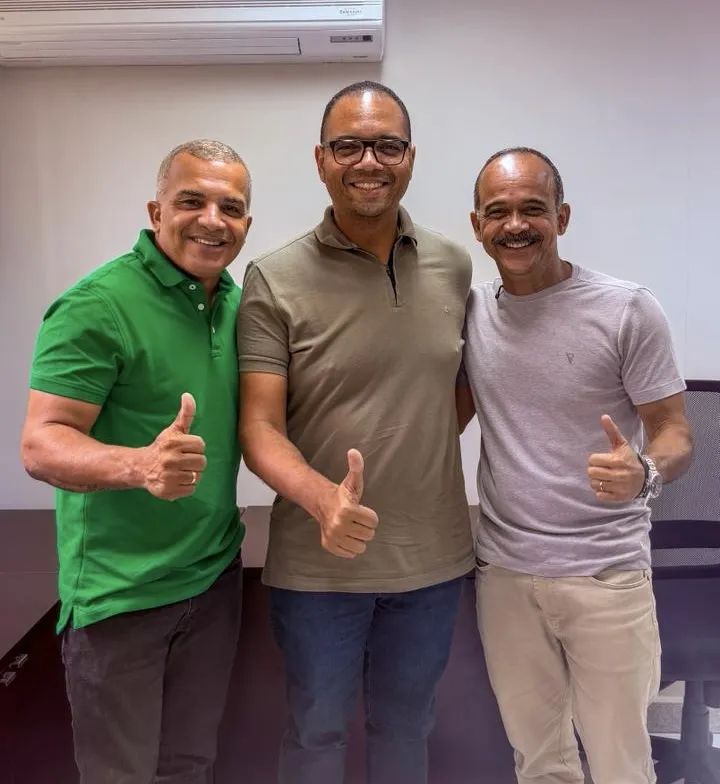 Ao lado de Bira, Tiago de Zezo anuncia apoio a Elinaldo para deputado estadual