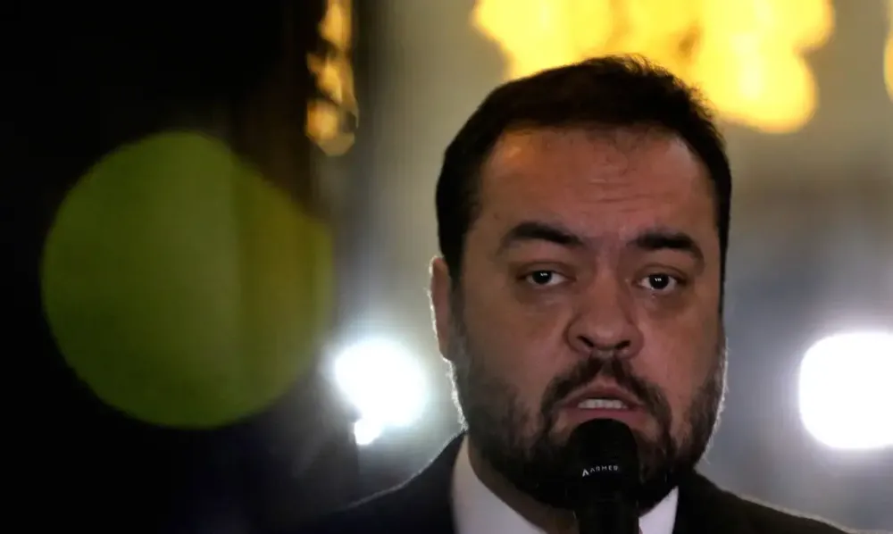 Cláudio Castro é alvo de busca e apreensão