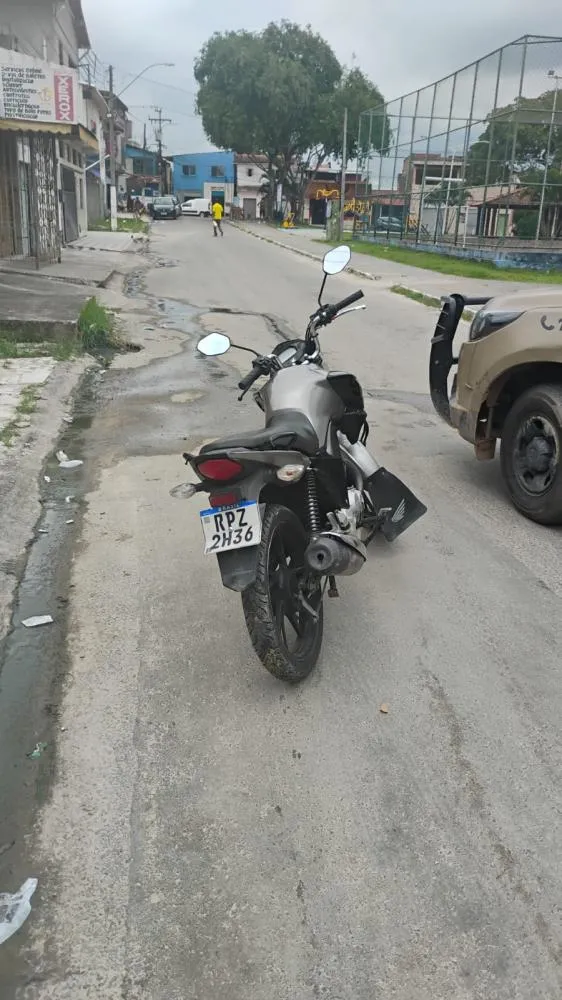 PM recupera motocicleta com restrição de roubo em Dias d’Ávila