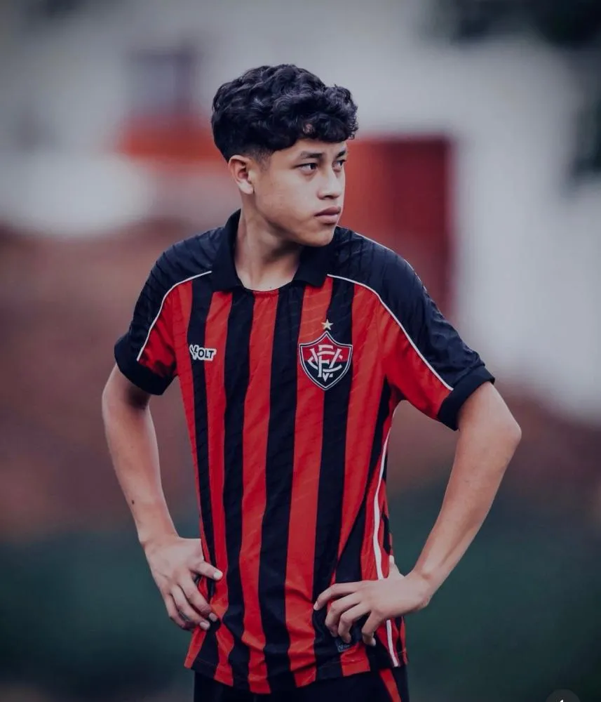 Gringo da base do Vitória é convocado para torneio internacional