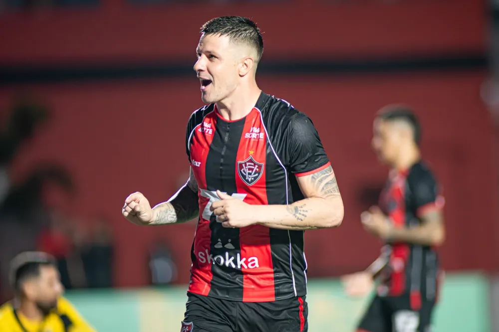 Vitória goleia o ABC por 6 a 2 e abre vantagem na semifinal da Copa do Nordeste