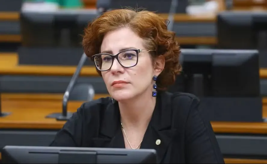Justiça italiana nega extradição e manda soltar Carla Zambelli