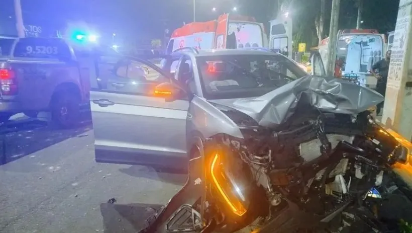 Grave acidente envolvendo moto por aplicativo mata duas pessoas na Estrada do Coco, em Lauro de Freitas