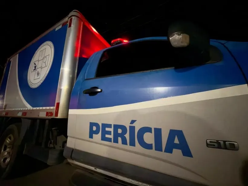 Homem morre esmagado por caminhão após dormir embaixo de veículo nas proximidades da BYD, em Camaçari