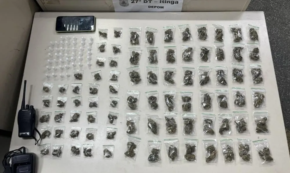 PM apreende drogas durante ação policial no bairro de Itinga, em Lauro de Freitas