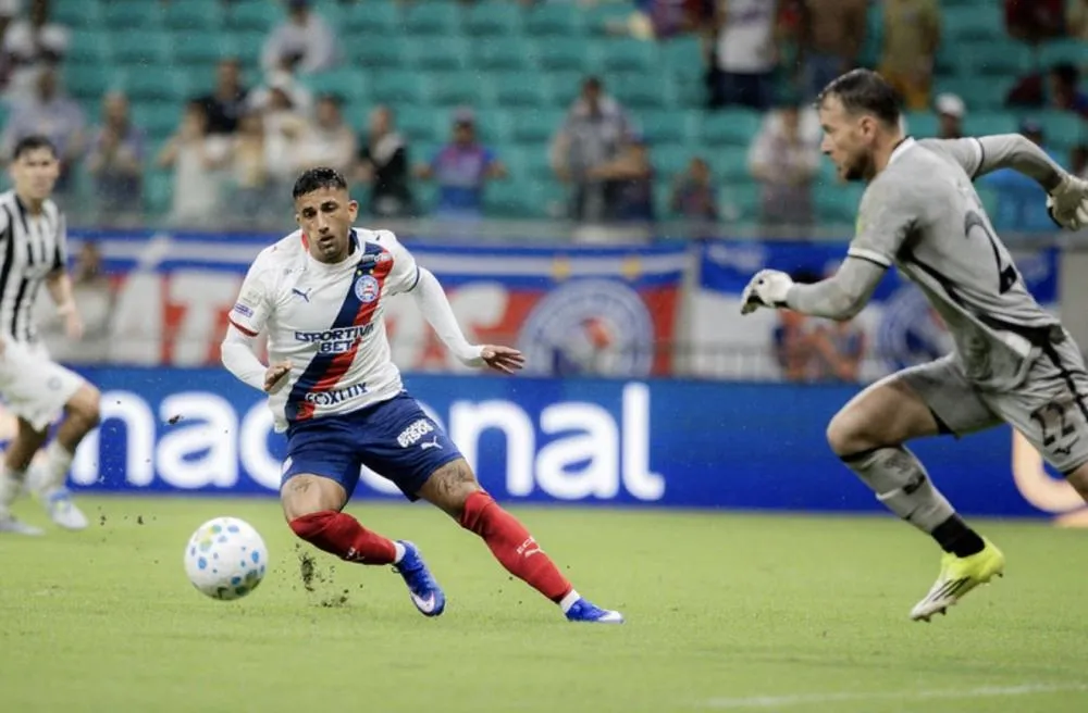 Bahia vence o Botafogo na Arena Fonte Nova e entra no G-6 do Brasileirão