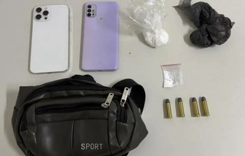 PM apreende moto adulterada, munições e drogas durante ação da Rondesp em Alagoinhas