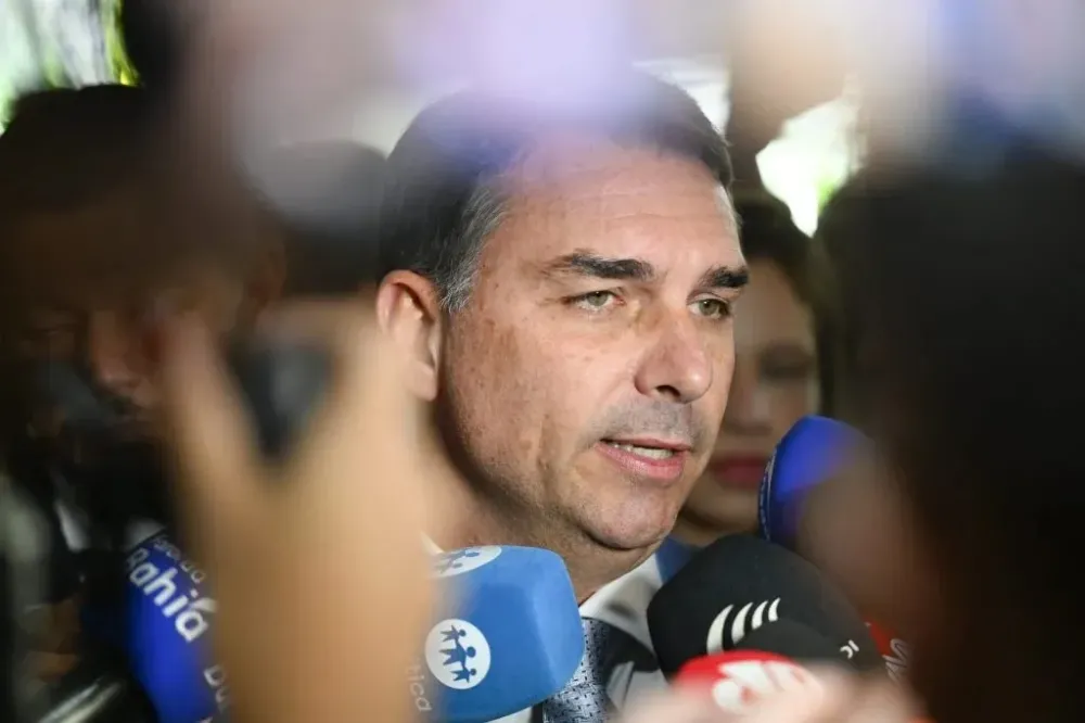Após caso Dark Horse, Flávio entra na mira da PGR por suposto atentado à soberania