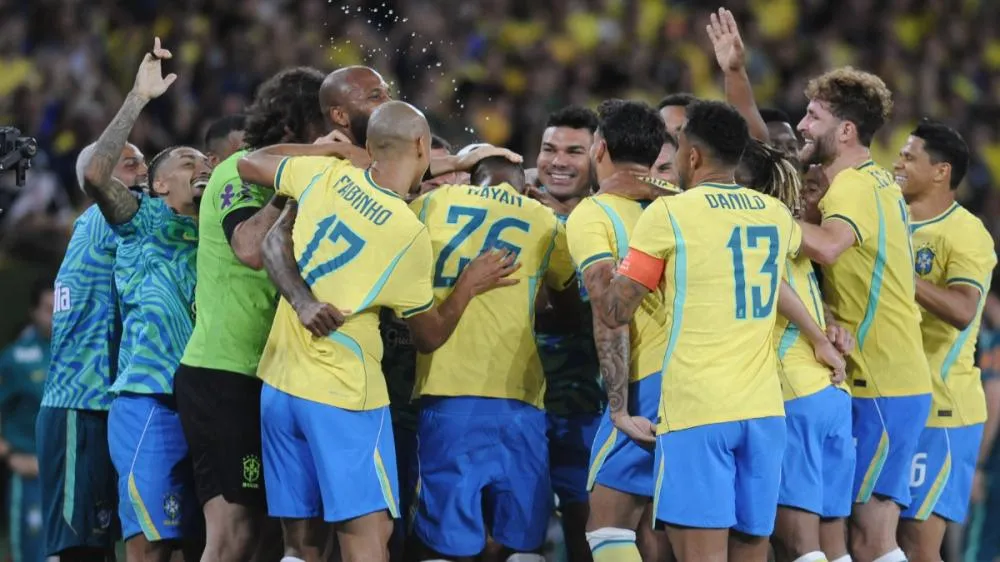 Neymar fica fora do top 10 dos maiores salários da Seleção; veja ranking