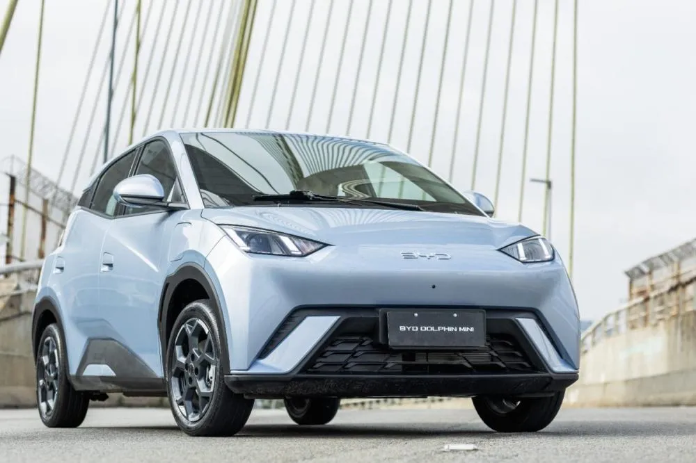BYD alcança recorde de vendas no Brasil, entra no top 4 geral e amplia liderança no varejo