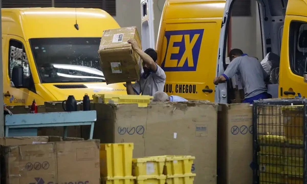 Grupo é investigado por simular perda de encomendas para receber dinheiro dos Correios em Salvador