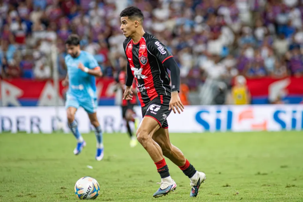 Vitória vence o Fortaleza de virada e abre vantagem na final da Copa do Nordeste