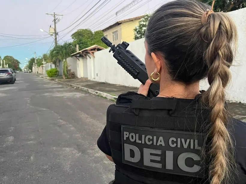 Polícia Civil cumpre mandados contra grupo investigado por extorsão mediante sequestro em Arembepe