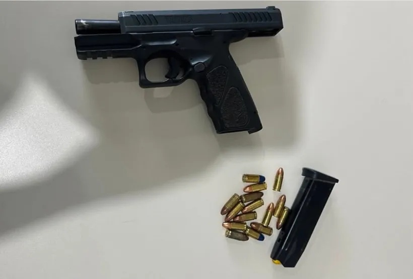 Homem é preso com pistola 9mm no bairro Alto do Triângulo