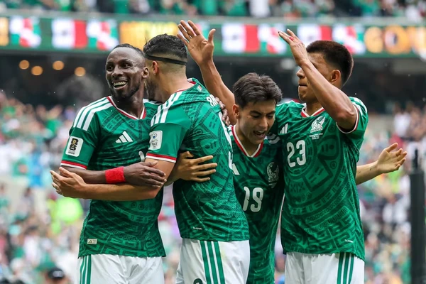 México vence África do Sul na abertura da Copa do Mundo diante de mais de 80 mil torcedores