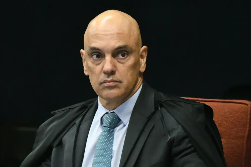 Itália critica Alexandre de Moraes ao negar extradição de Zambelli