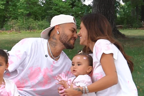 Neymar e Bruna Biancardi anunciam que serão pais novamente