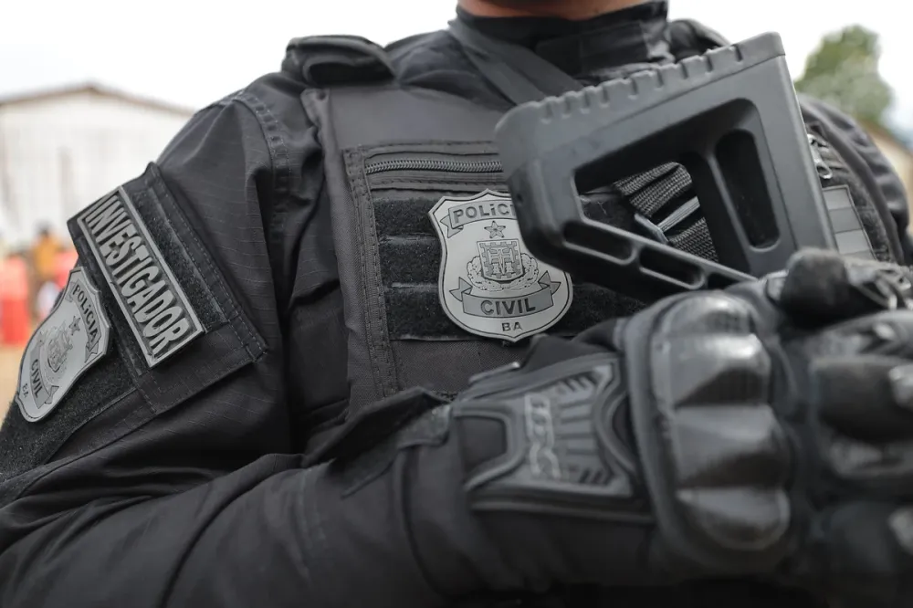 Jovem de 19 anos é baleado após trocar tiros com a polícia em Salvador