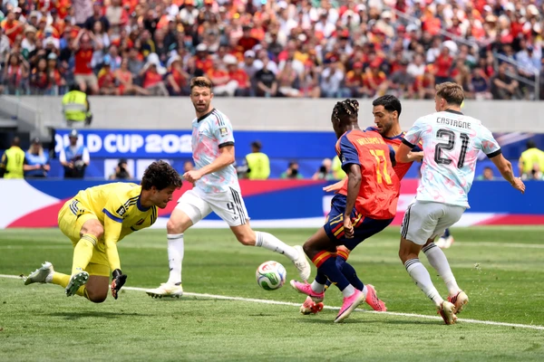 Espanha vence a Bélgica com gol no fim e enfrenta a França na semifinal da Copa 