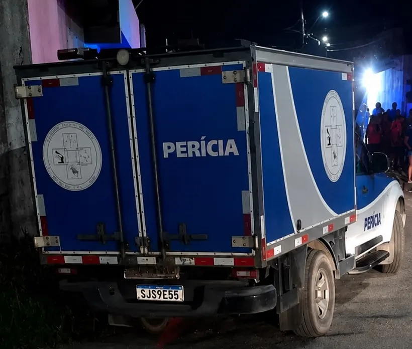 Homem é morto a tiros dentro da casa da avó no bairro Parque Satélite, em Camaçari