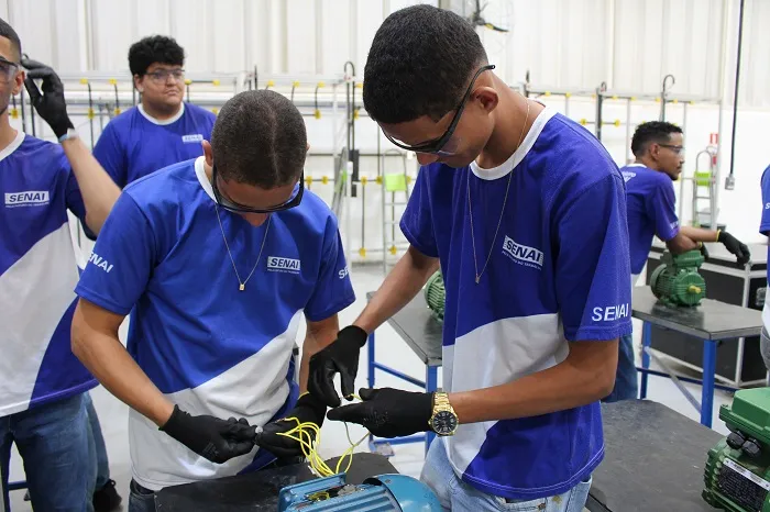 SENAI Bahia abre 380 vagas gratuitas para cursos de Aprendizagem Industrial