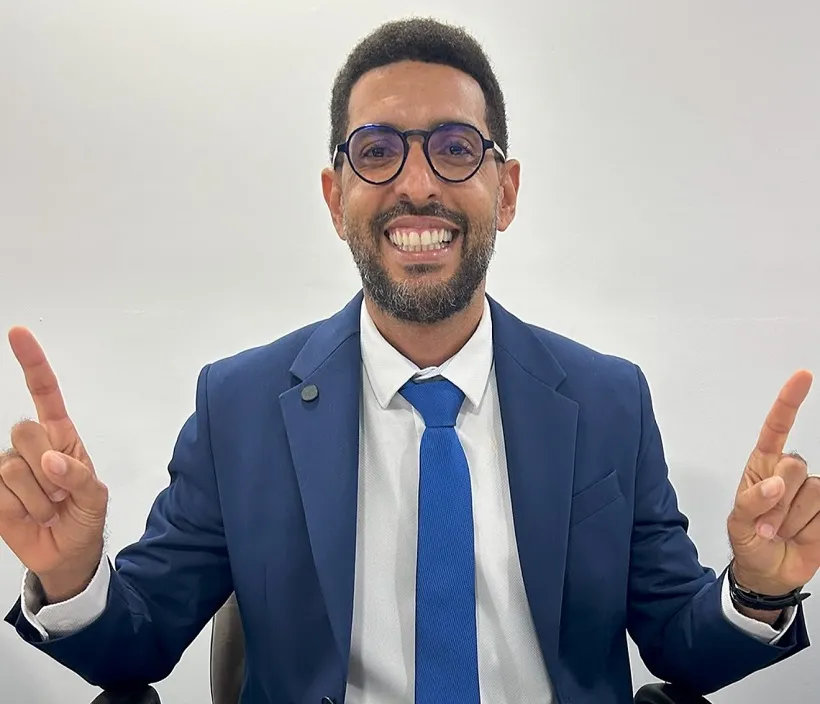 Sapucaia é eleito presidente da Câmara de Lauro de Freitas após renúncia de Juca