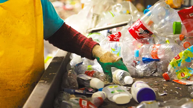 Novo decreto amplia demanda por plástico reciclado e acelera adaptação da indústria de embalagens
