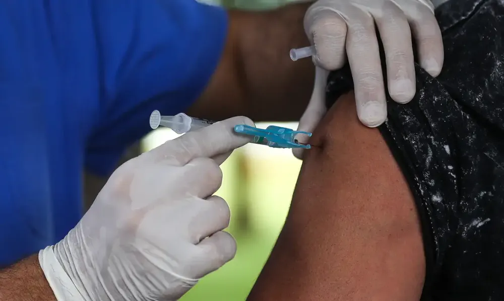 Gripe: Anvisa aprova nova vacina com 73% de eficácia 