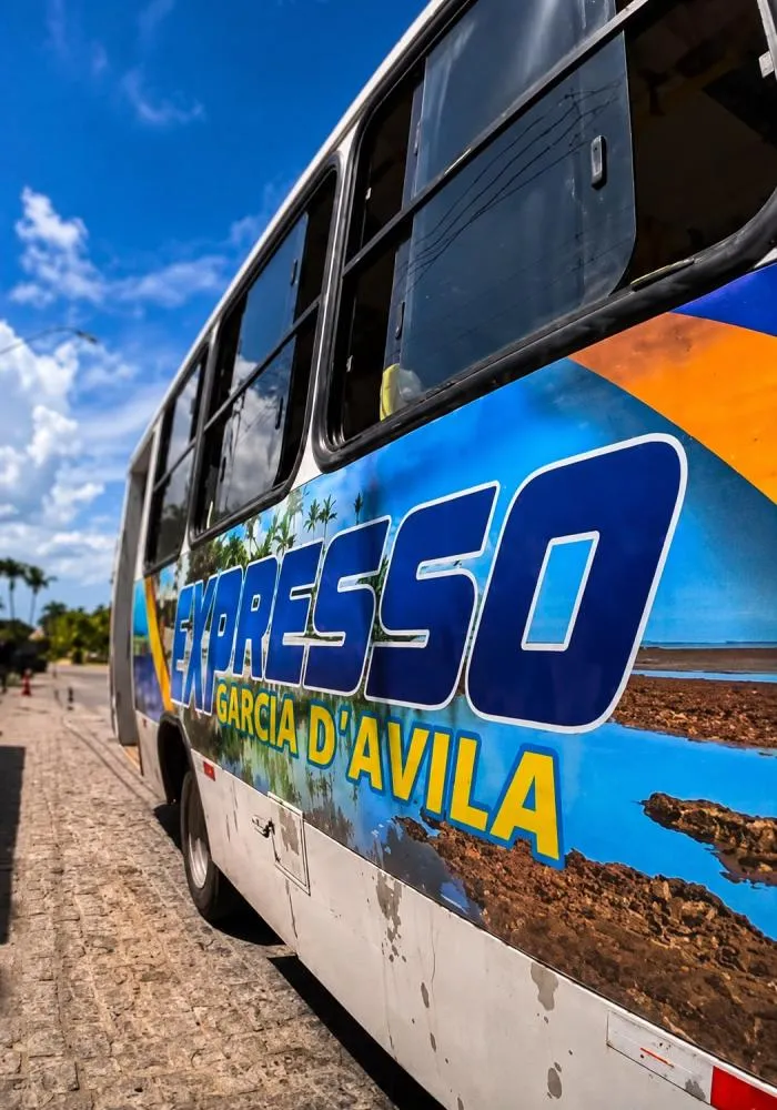 Moradores de Imbassaí denunciam corte de ônibus noturno; Expresso Garcia d'Ávila atribui suspensão à baixa demanda
