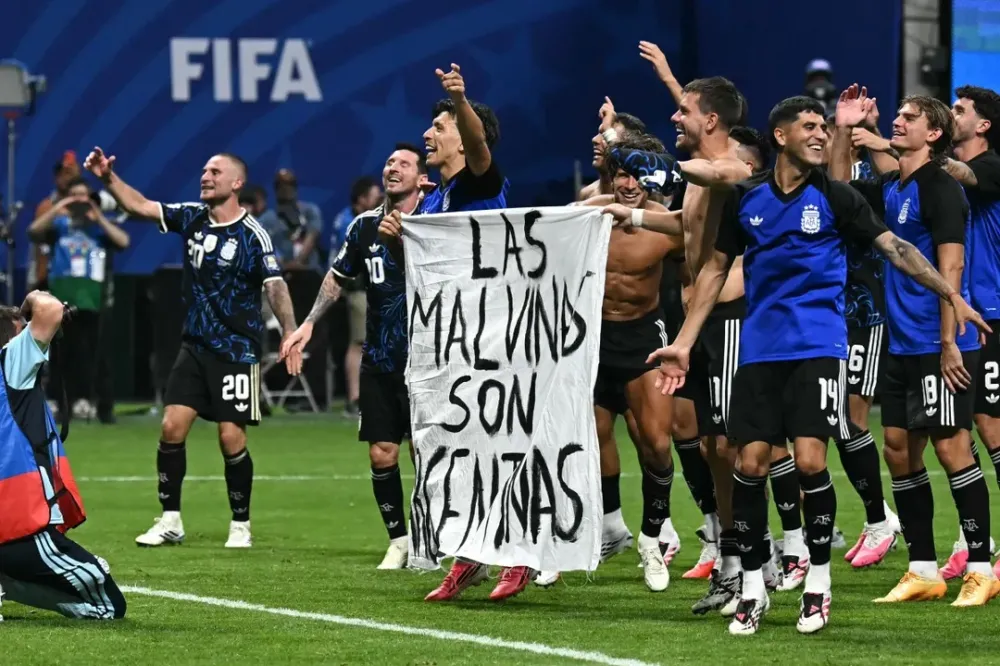 Argentina pode ser punida por exibir faixa sobre Malvinas na Copa
