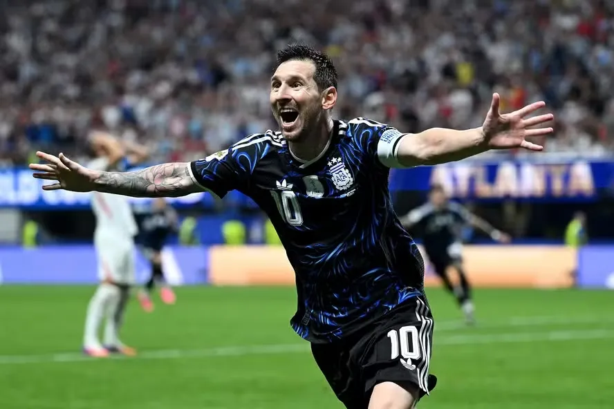 Messi quebra recorde de Pelé que durava 56 anos na Copa do Mundo