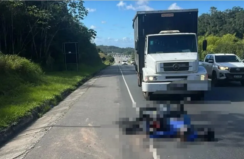 Motociclista morre após grave acidente na Via Parafuso