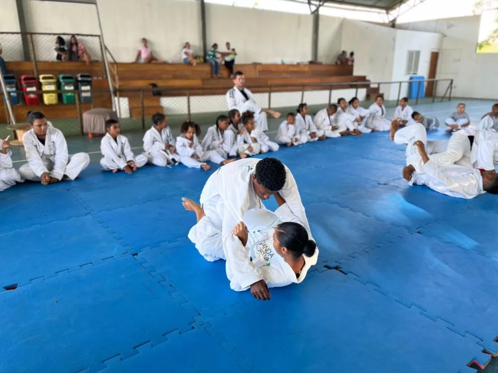 Crianças de projeto social da PetroReconcavo disputam Campeonato Baiano de Jiu-Jitsu em Mata de São João