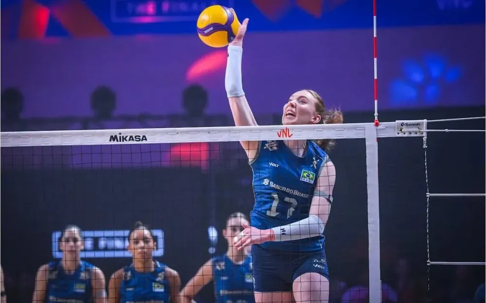Brasil vence Japão de virada e vai à semi da Liga das Nações de Vôlei