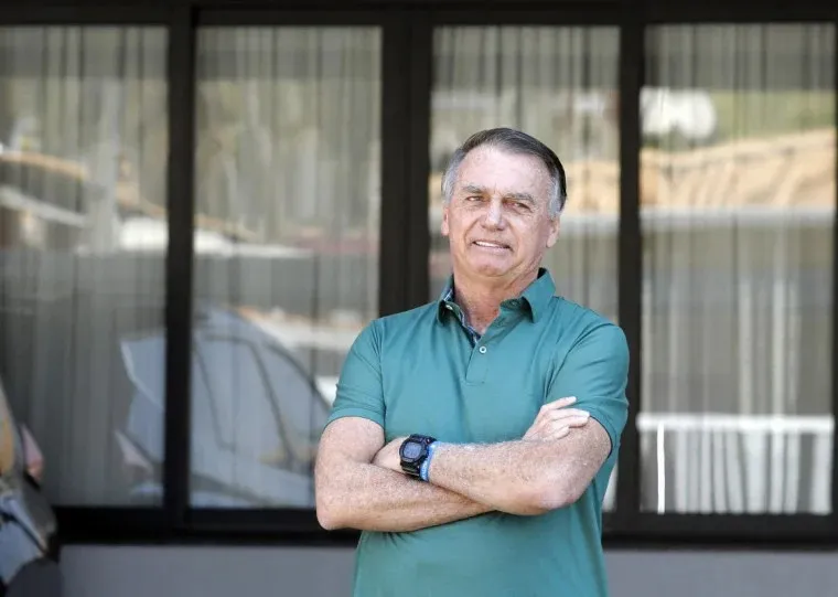 Defesa nega que Bolsonaro tenha atendido ligação de Alexandre Frota