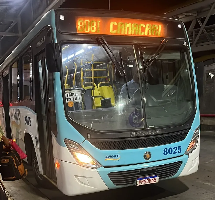Ônibus metropolitanos suspendem circulação na Avenida São Cristóvão após noite de protestos