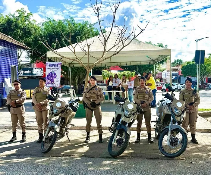 PM realiza blitz educativa da Operação Mulher Segura em Dias d'Ávila