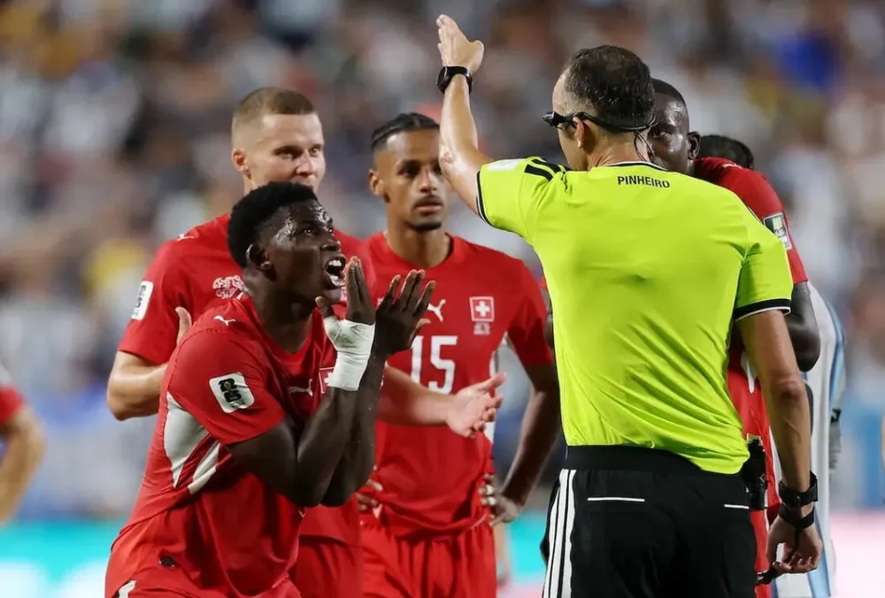 IFAB aponta erro grave do VAR a favor da Argentina na Copa do Mundo
