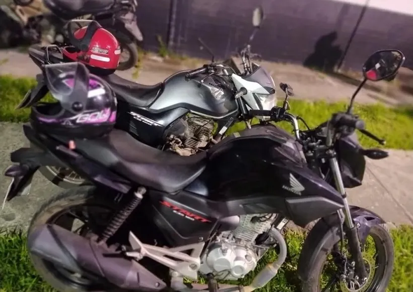 PM recupera duas motocicletas roubadas em Vilas do Atlântico e prende suspeito
