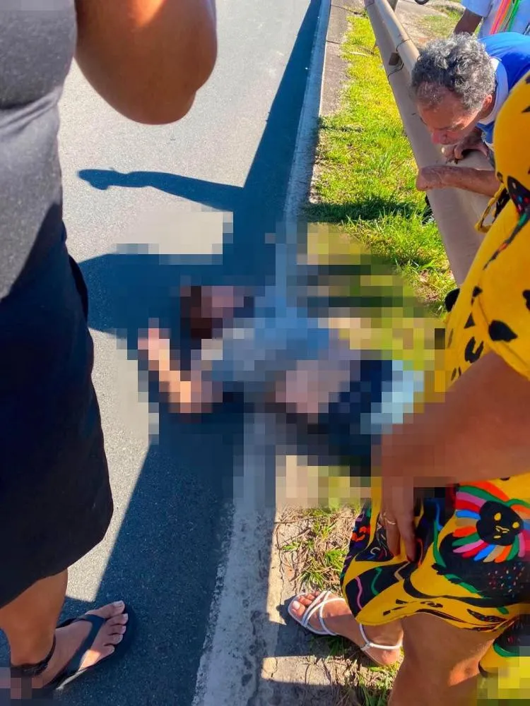 Homem de 69 anos morre após ser atropelado na BA-099, em Arembepe